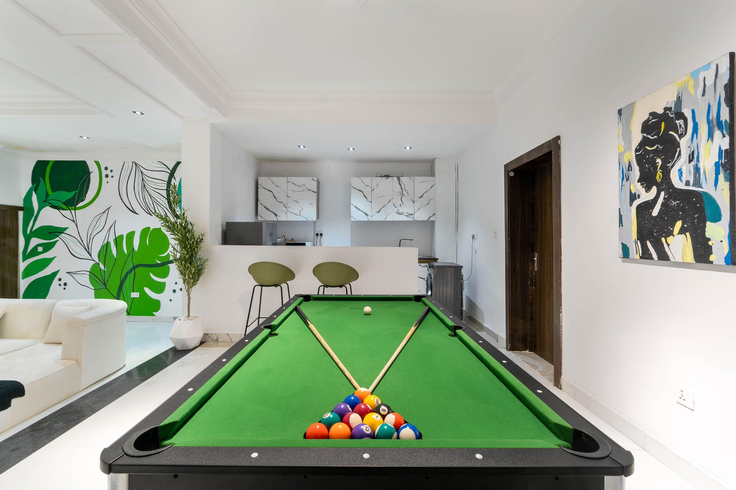 Entertainment Area with Pool Table