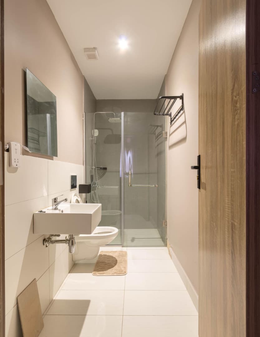 Minimalist Bathroom with Wall-Mounted Sink